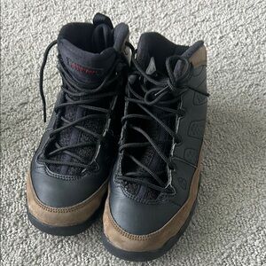 Nike Jordan’s 9 worn once size 2youth